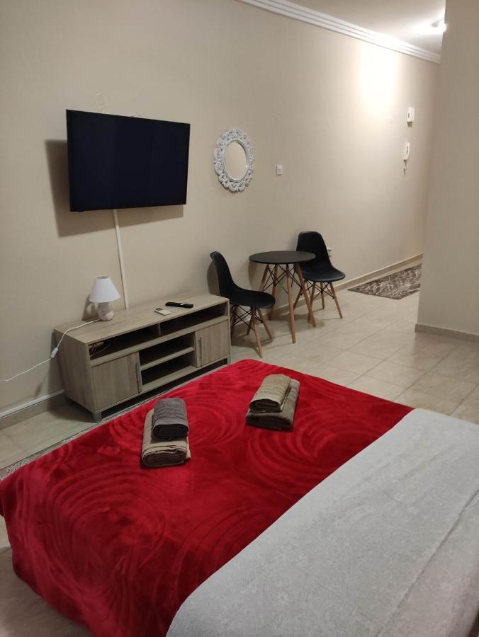 G M 3 Rooms Kentpo In The Heart Of The City 拉里萨 外观 照片