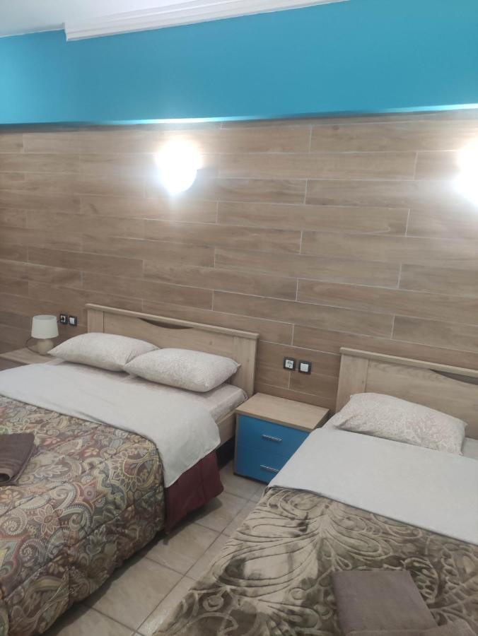 G M 3 Rooms Kentpo In The Heart Of The City 拉里萨 外观 照片