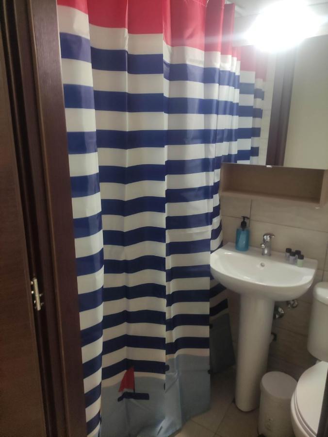 G M 3 Rooms Kentpo In The Heart Of The City 拉里萨 外观 照片