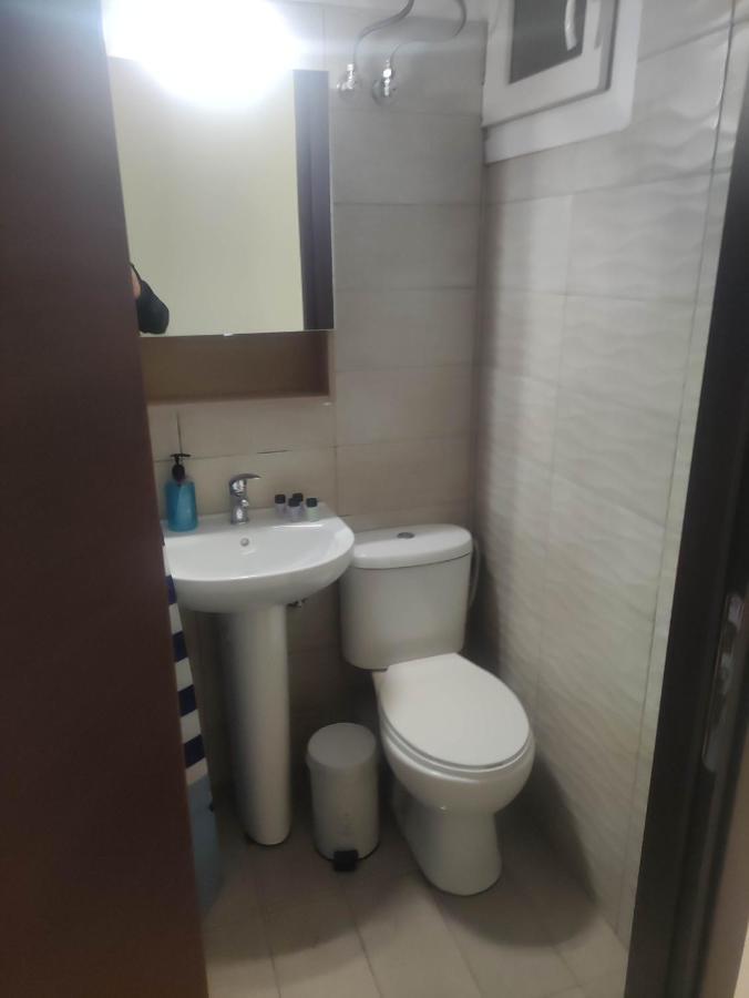 G M 3 Rooms Kentpo In The Heart Of The City 拉里萨 外观 照片