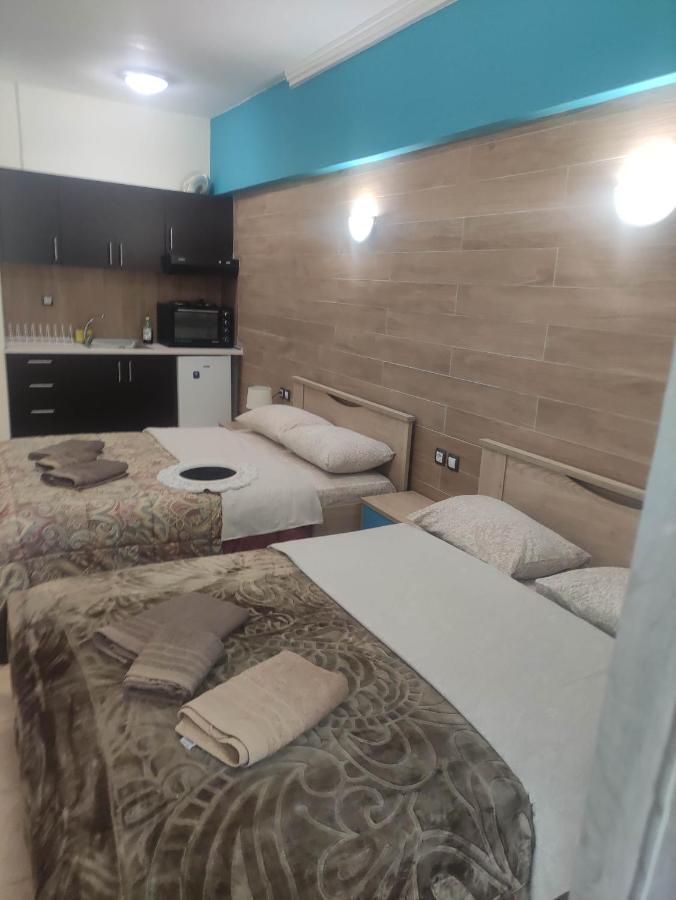 G M 3 Rooms Kentpo In The Heart Of The City 拉里萨 外观 照片