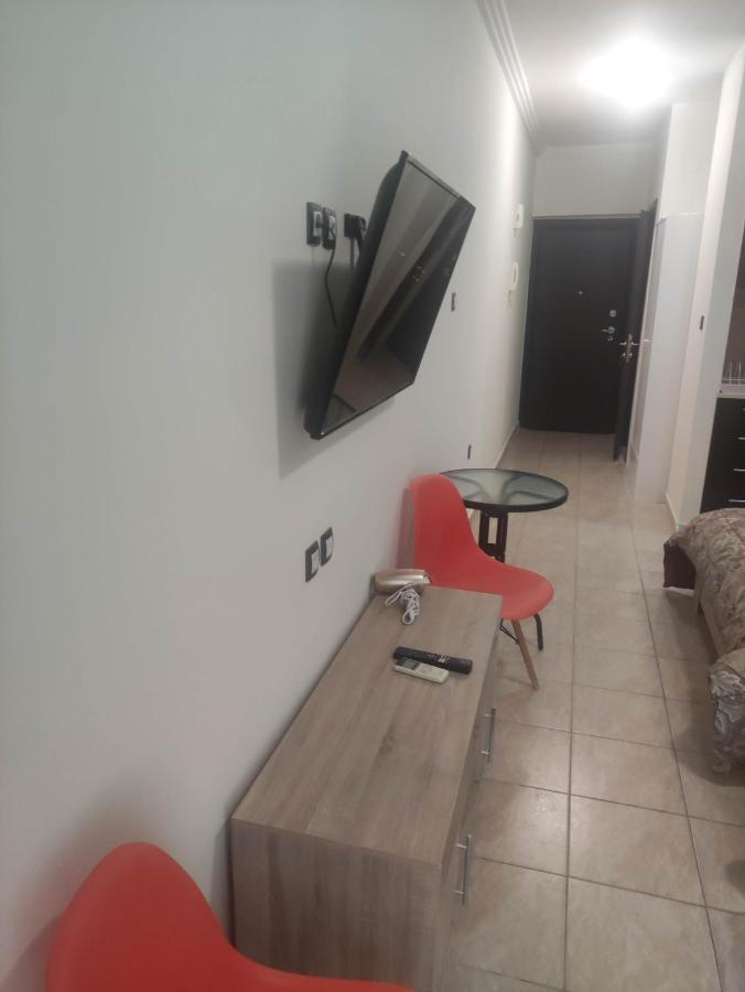 G M 3 Rooms Kentpo In The Heart Of The City 拉里萨 外观 照片